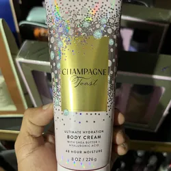 Crema Champagne Toast