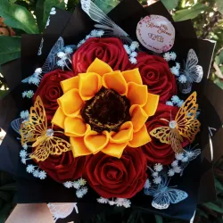 Ramo de 7 🌹 y 1 🌻