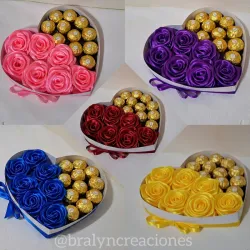Caja de Ferreros y Rosas Eternas en forma de ❤️