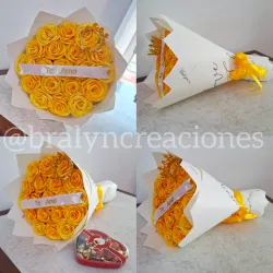 Ramo de 19 Rosas Eternas + Frase + Corona