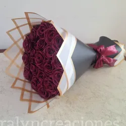 Ramo de 19 Rosas Eternas