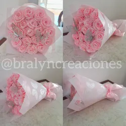 Ramo de 19 Rosas + Mariposas