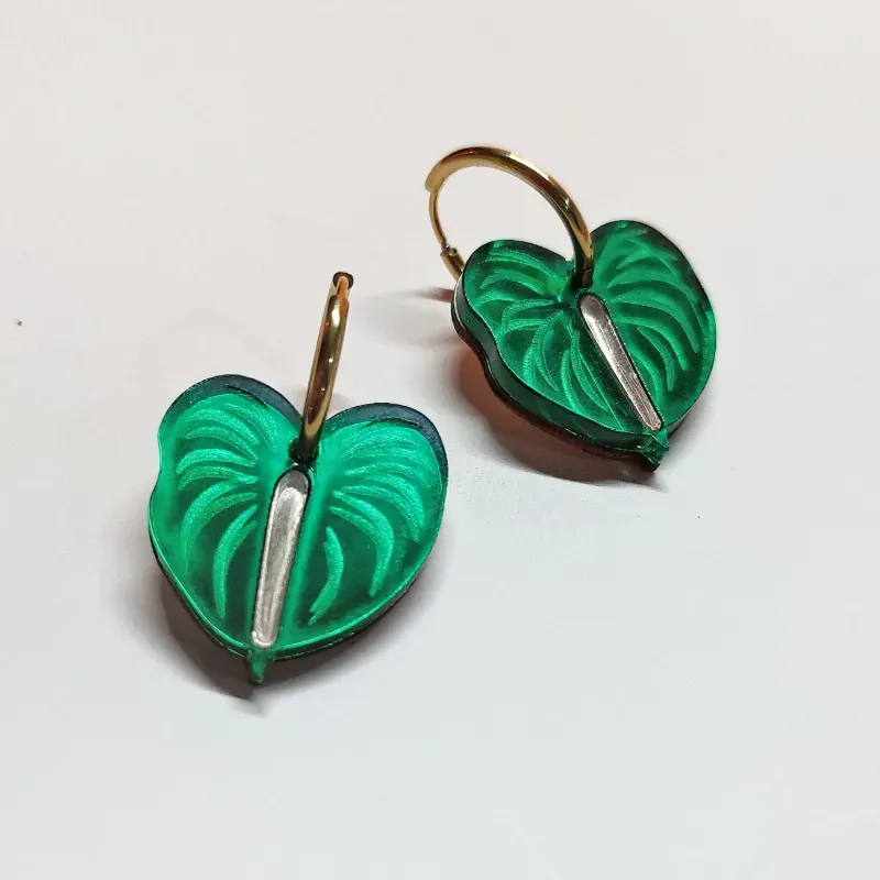 Argollas con Anthurium Color Verde espejado 