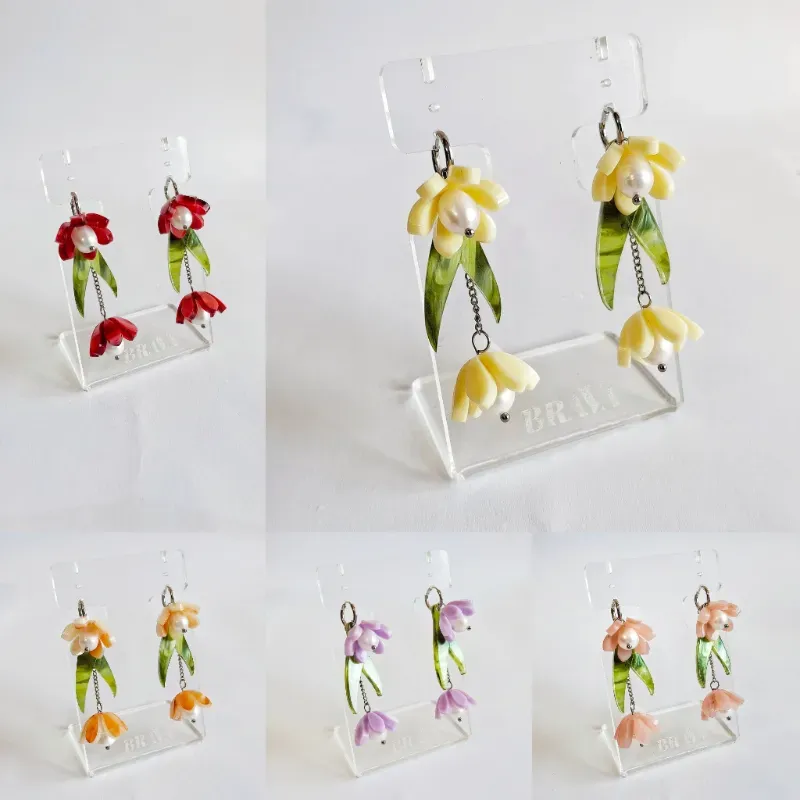 Argollas con flores (se puede usar de varias maneras)