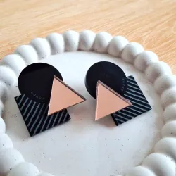 Bauhaus collage triangulo oro rosa