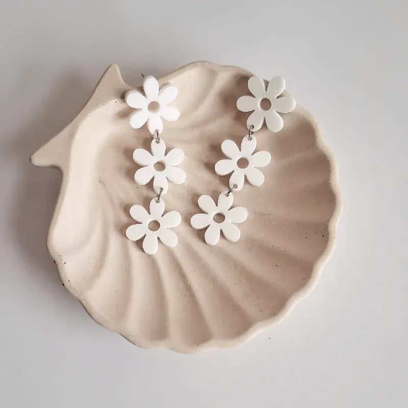 Flores largas blancas