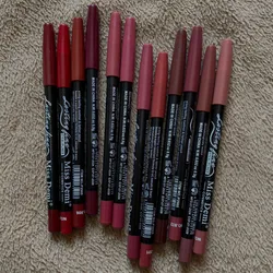 Delineador fino de labios 👄 