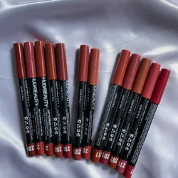 Lápiz delineador de labios 👄 