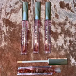 ✨Brillos lisos hincha labios✨