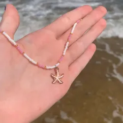 Collar de chaquirones con dije de playa