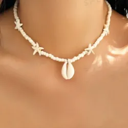 Collar de Mostacillas y Estrellas con una Caracola