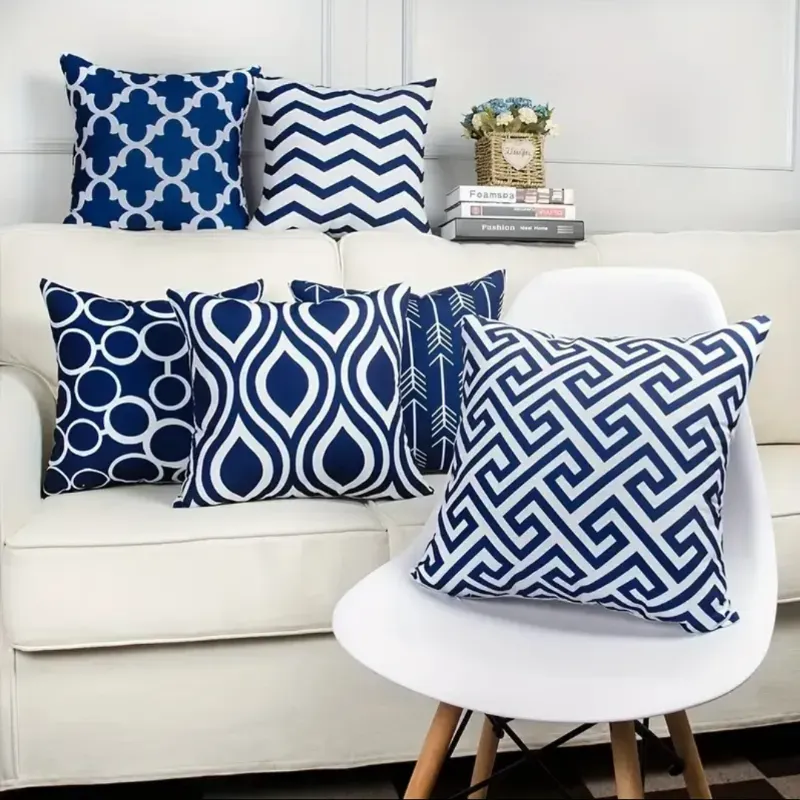 Conjunto de cojines en tonos azul marino 