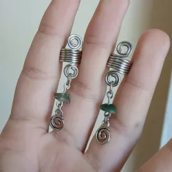 Accesorio de tubo con dije y cuarzos (sin espaciado)