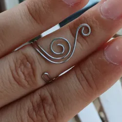 Anillo abstracto de medio dedo