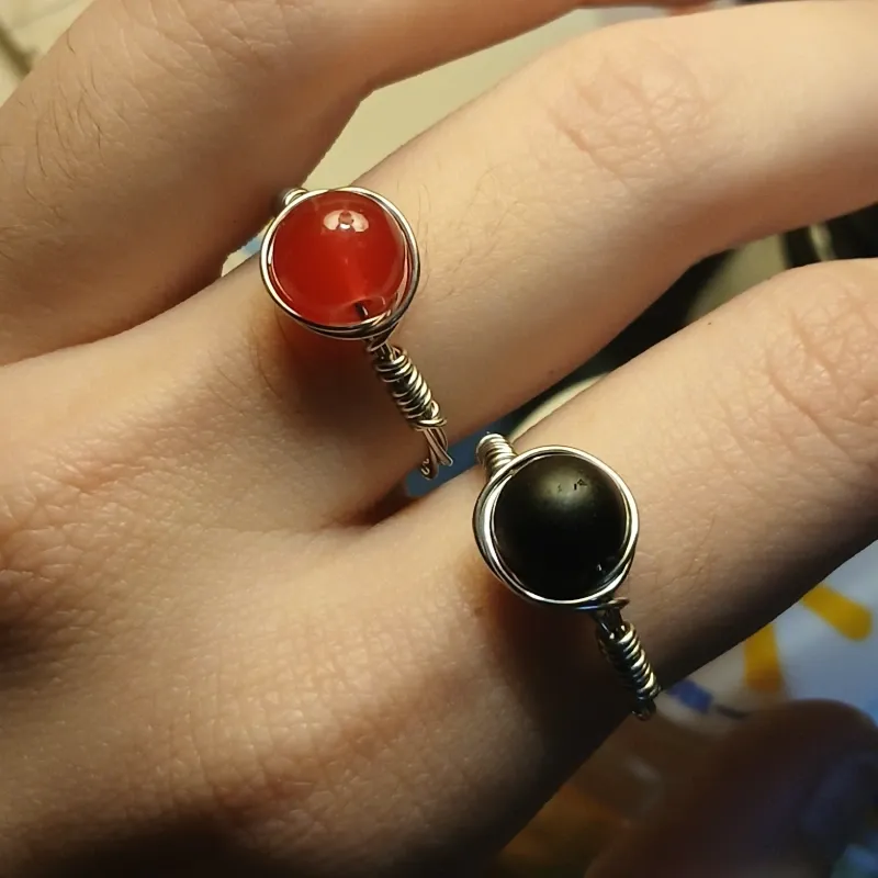 Anillo con cuenta de cristal