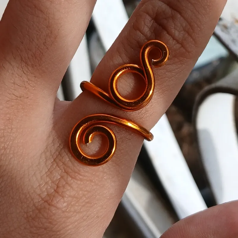 Anillo de circulo con espiral (2mm)