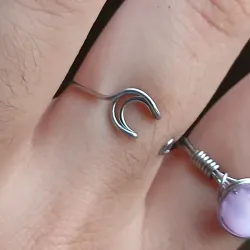 Anillo de alambrado con forma de luna 🌙