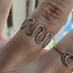Anillo de "ondas"