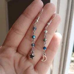 Aretes de 3 cuentas pequeñas.