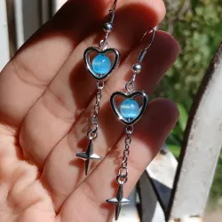 Aretes de corazón con cadena