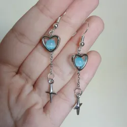 Aretes de corazón con cadena