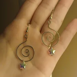 Aretes de espiral con estrella