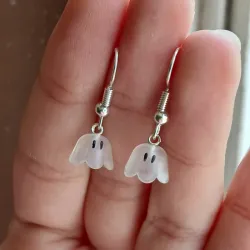 Aretes de fantasmitas