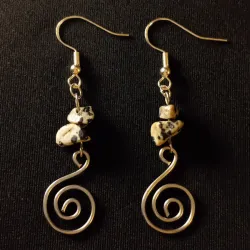 Aretes de piedra semipreciosa y espiral