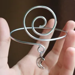 Brazalete con dije