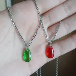 Collar con cuenta de gota