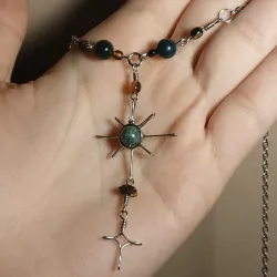 Collar de alambrismo de sol y estrella