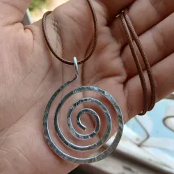 Cuerito con espiral grande hecha a mano