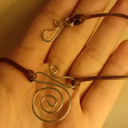 Gargantilla de cuero y acero inoxidable 