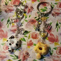 Llaveros de gato con detalles