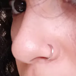 Piercing falso para el nostril (nariz)