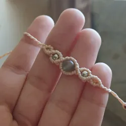 Pulsera de macramé con piedra (ver. 2)