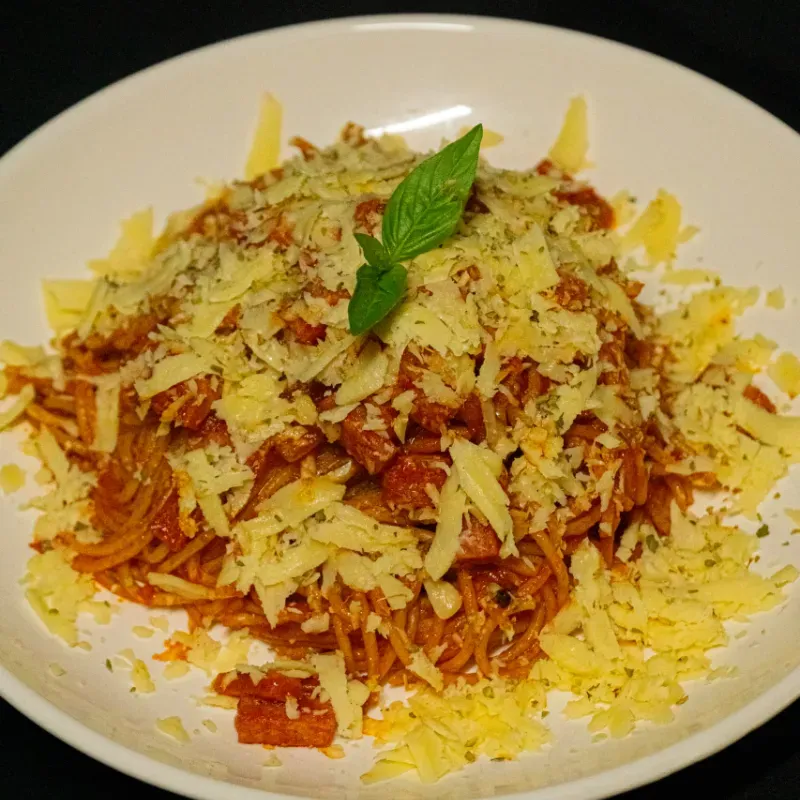 Espaguetis con Jamón Bravo