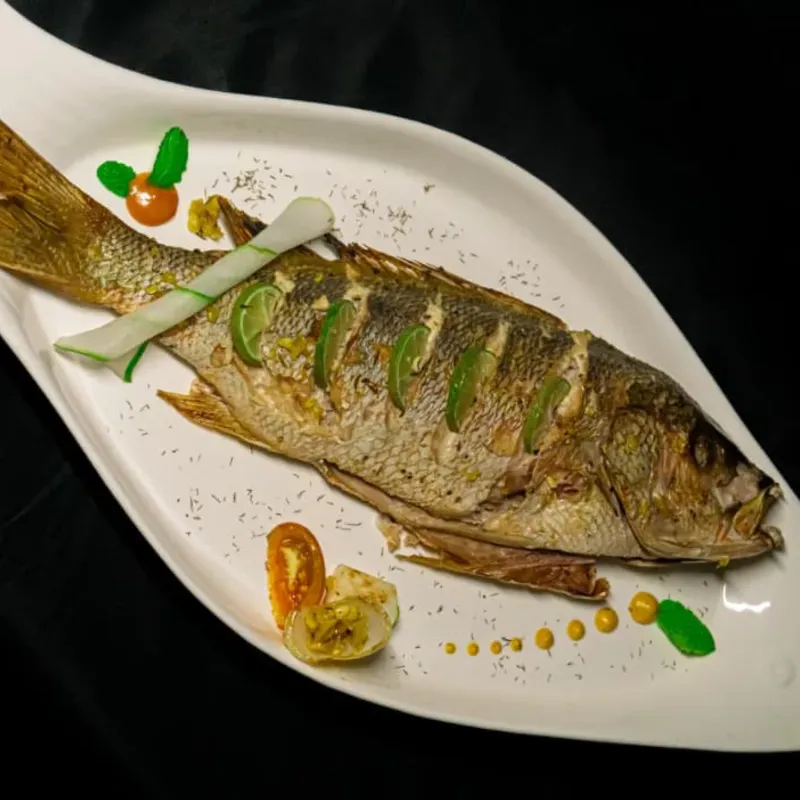 Pescado entero a la parrila
