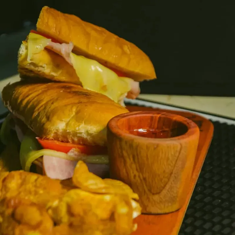 Sandwich de Jamón y Queso 