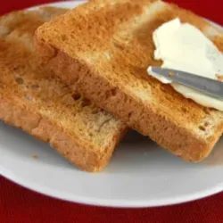 𝐓𝐨𝐬𝐭𝐚𝐝𝐚 𝐜𝐨𝐧 𝐦𝐚𝐲𝐨𝐧𝐞𝐬𝐚