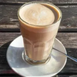 CAFÉ  CON LECHE 