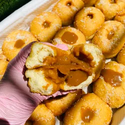 Donas rellenas de dulce de leche 