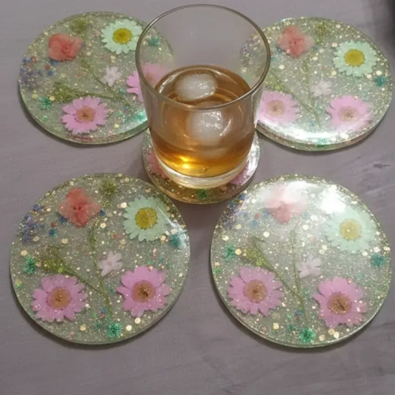 Posavasos de flores naturales encapsuladas