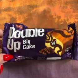 Dulces bizcochos rellenos con chocolate 