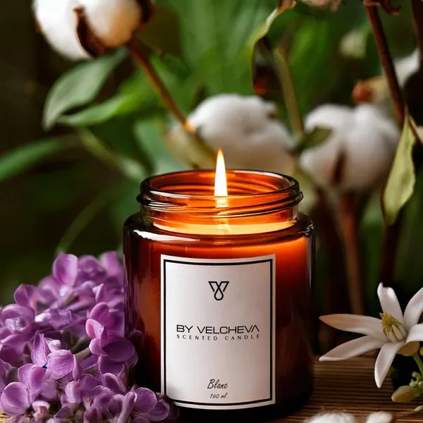 Bienvenido a nuestra tienda, donde encontrará la magia de los aromas y el diseño minimalista. Estamos especializados en mikado, velas perfumadas y fragancias para el hogar, todo ello elaborado de forma artesanal y delicada.
La base de nuestros productos es el aroma. Todas las fragancias son diseñadas para transmitir estados de ánimo específicos y seguir las tendencias