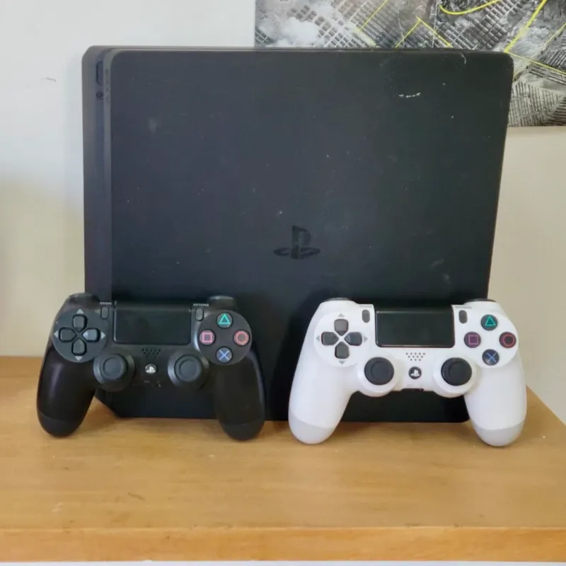 ps4 slim. pirateo 11.00 por chip. 500gb. 2 mandos y sus cables. 