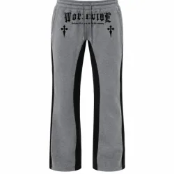 Mono gris y negro