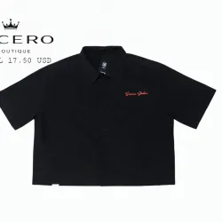 Negra con letras rojas