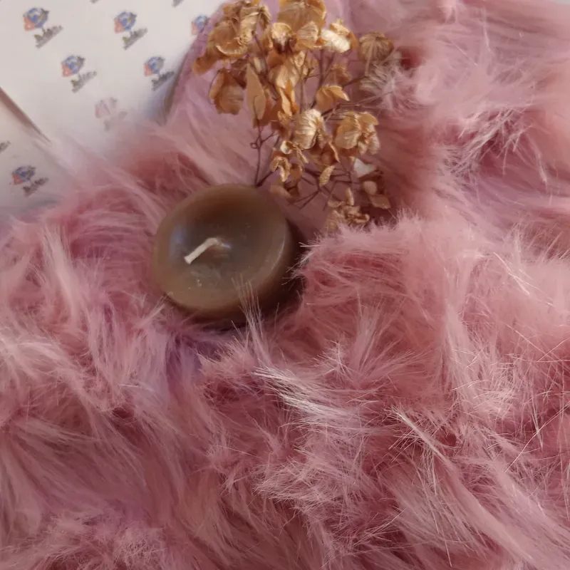 Alfombra de peluche rosa palo