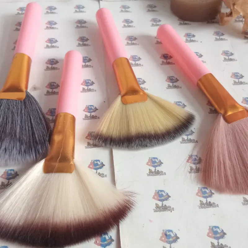Brochas abanico